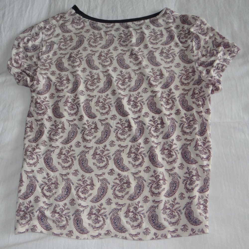 American Eagle light soft T-shirt paisley print